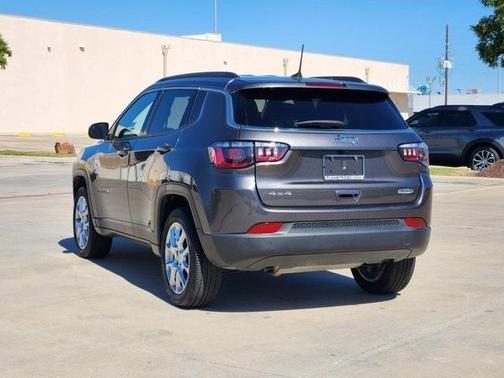 2023 Jeep Compass Latitude Lux