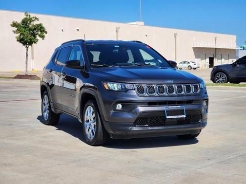2023 Jeep Compass Latitude Lux