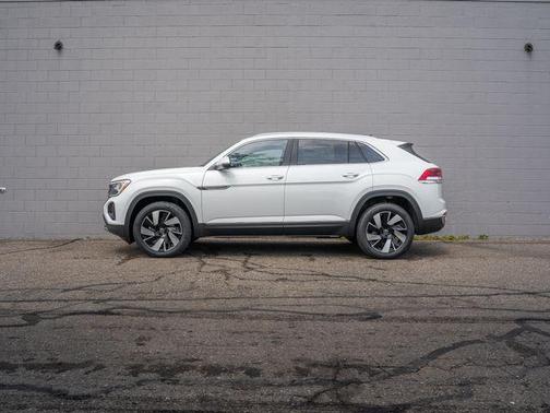 opal white pearl 2026 Volkswagen Atlas Cross Sport 2.0T SEL