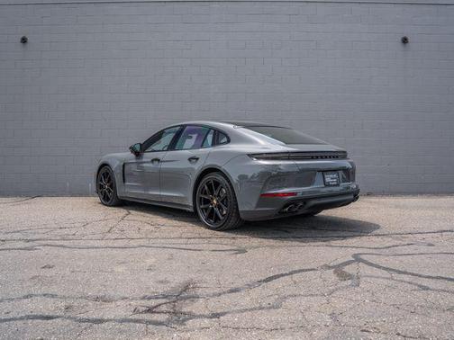 Slate Grey Neo 2025 Porsche Panamera 4