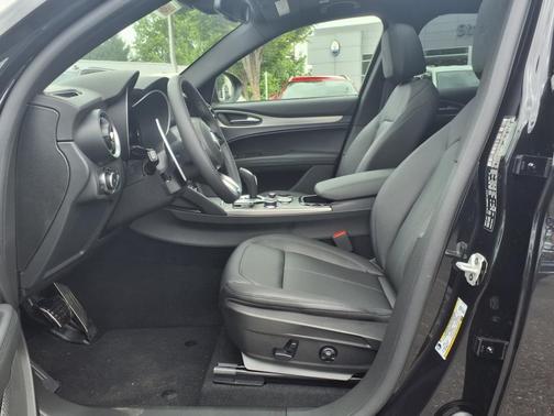 2025 Alfa Romeo Stelvio Sprint AWD