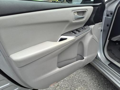 2016 Toyota Camry XSE