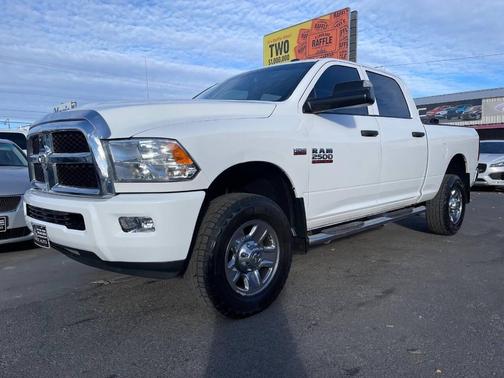 2018 RAM 2500 Tradesman Crew Cab 4x4 6'4' Box