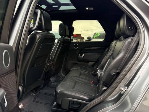 Waitomo Grey Metallic 2017 Land Rover Discovery HSE