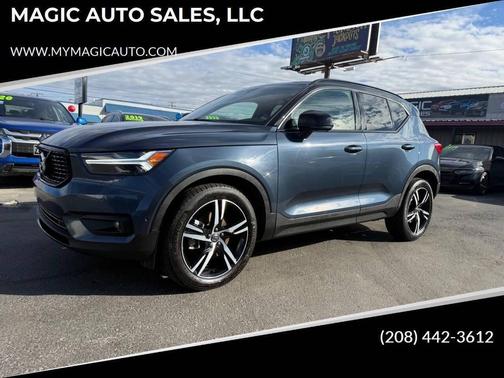 2022 Volvo XC40 T5 R-Design