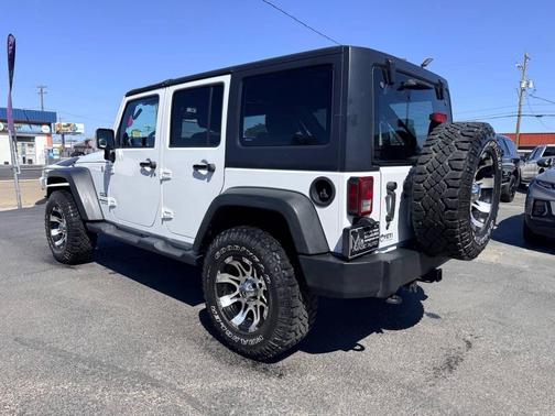 Bright White Clearcoat 2014 Jeep Wrangler Unlimited Sport