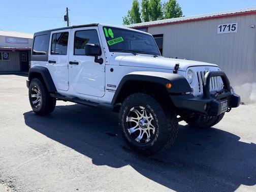 Bright White Clearcoat 2014 Jeep Wrangler Unlimited Sport