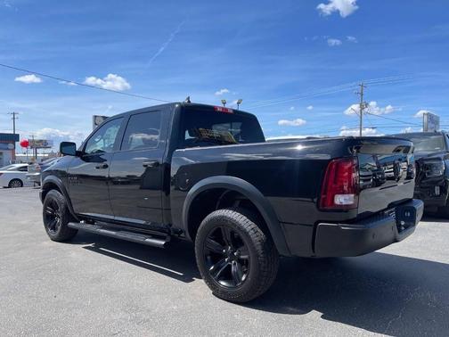 Diamond Black Crystal Pearlcoat 2022 RAM 1500 Classic Warlock Crew Cab 4x4 5'7' Box
