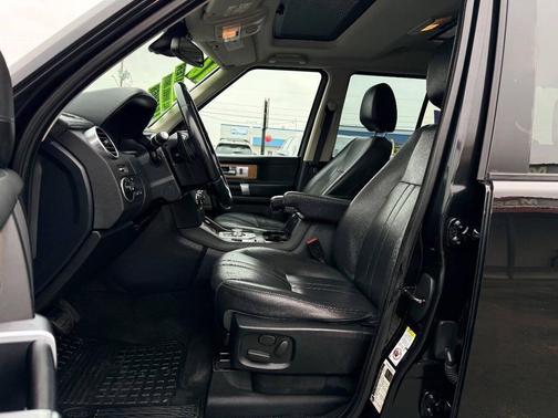 2016 Land Rover LR4 Base