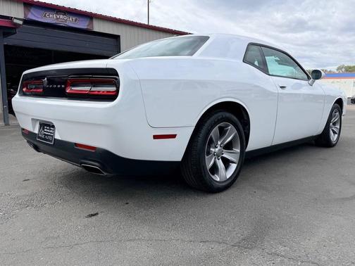 2017 Dodge Challenger SXT