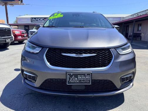 Granite Crystal Metallic Clearcoat 2022 Chrysler Pacifica Touring L