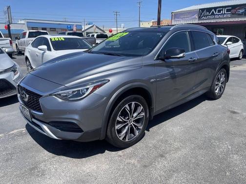 2019 INFINITI QX30 LUXE