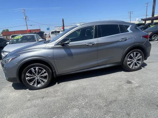 2019 INFINITI QX30 LUXE