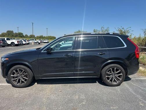 2019 Volvo XC90 T5 Momentum