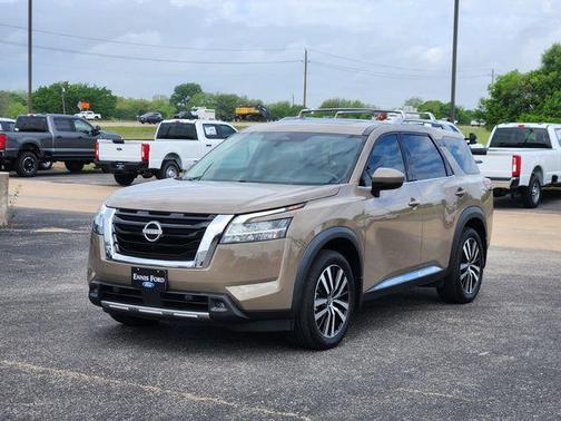 Baja Storm 2023 Nissan Pathfinder Platinum
