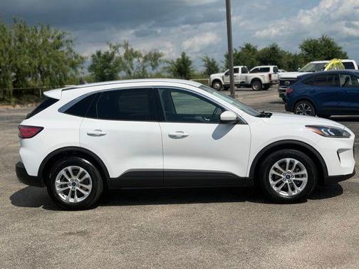 Oxford White 2020 Ford Escape SE