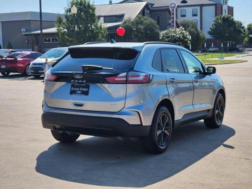 2023 Ford Edge SE