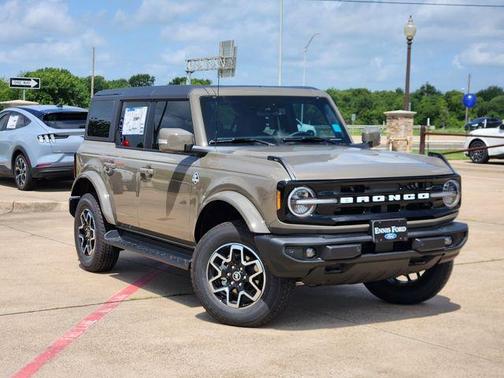 2025 Ford Bronco Outer Banks