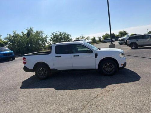Oxford White 2022 Ford Maverick XLT