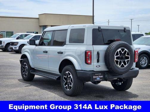Avalanche Gray 2026 Ford Bronco Outer Banks