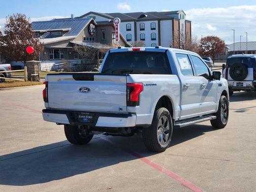 2025 Ford F-150 Lightning Flash