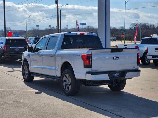 2025 Ford F-150 Lightning Flash