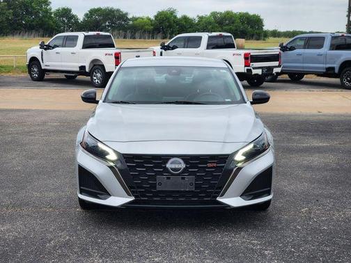 Brilliant Silver Metallic 2023 Nissan Altima 2.5 SR