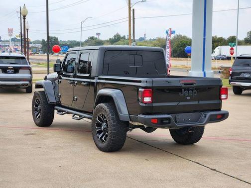2022 Jeep Gladiator Sport