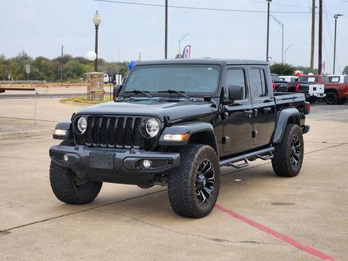 2022 Jeep Gladiator Sport