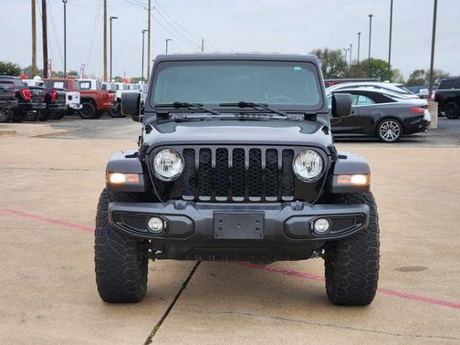 2022 Jeep Gladiator Sport