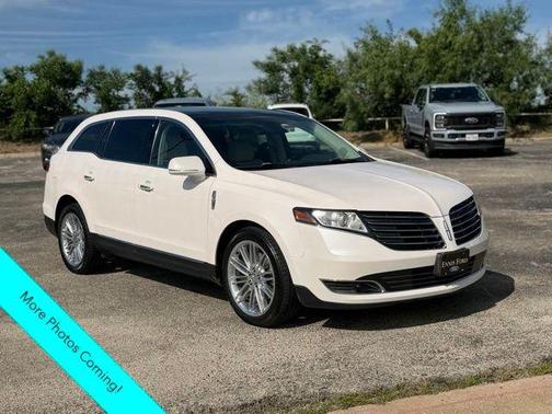 White Platinum Clearcoat Metallic 2018 Lincoln MKT Reserve