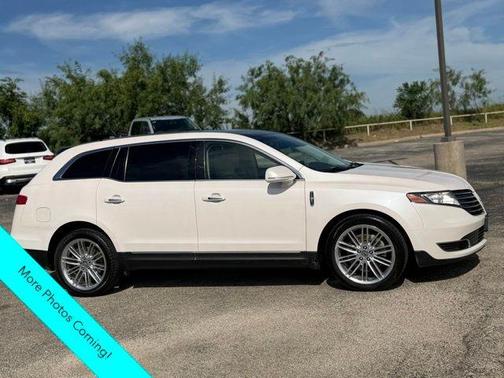 White Platinum Clearcoat Metallic 2018 Lincoln MKT Reserve