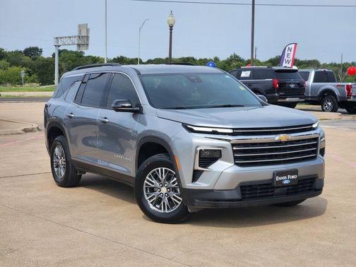 2024 Chevrolet Traverse LT