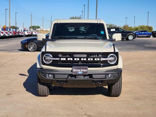 2025 Ford Bronco Outer Banks