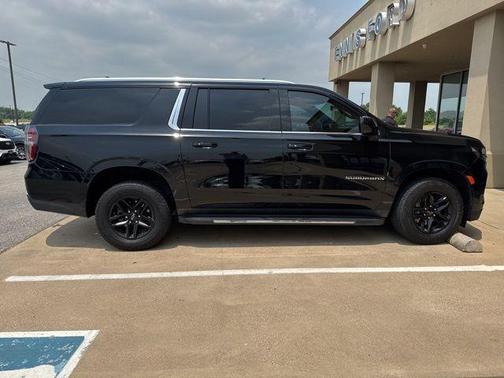 2022 Chevrolet Suburban LS