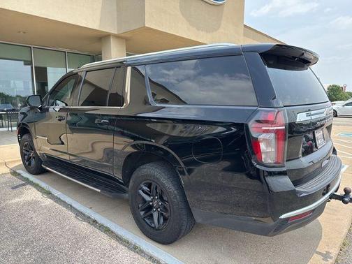 2022 Chevrolet Suburban LS
