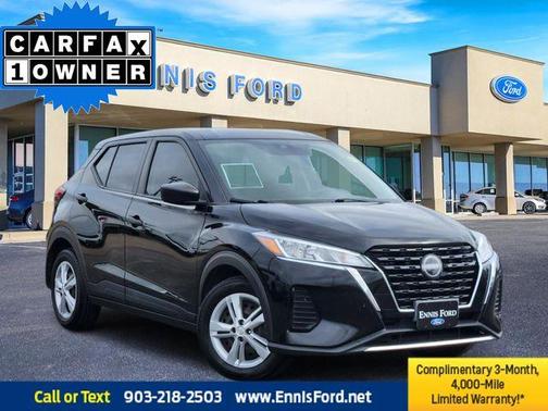 Super Black 2022 Nissan Kicks S