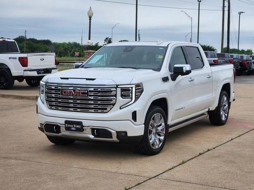 White Frost Tri-Coat 2025 GMC Sierra 1500 Denali