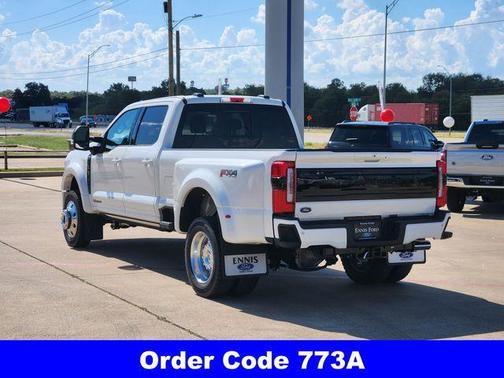 2026 Ford F-450 Platinum