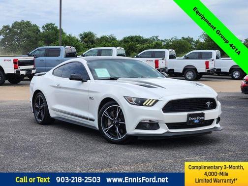 White Platinum Clearcoat Metallic 2017 Ford Mustang GT Premium