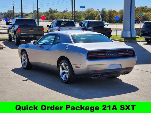 2016 Dodge Challenger SXT