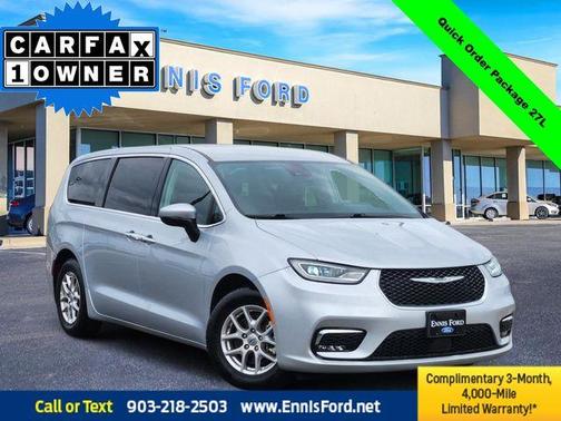 2023 Chrysler Pacifica Touring-L