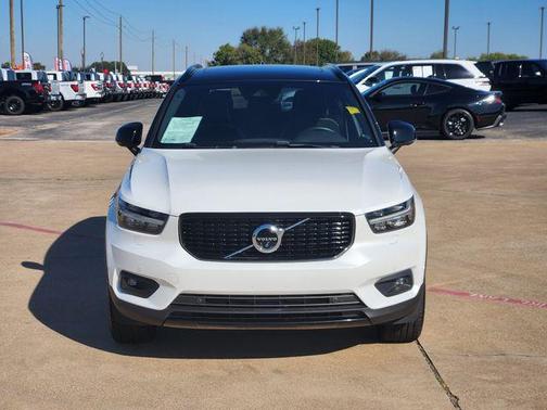 2020 Volvo XC40 T4 R-Design