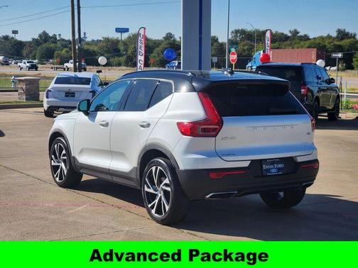 2020 Volvo XC40 T4 R-Design