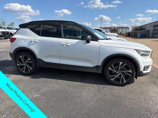 2020 Volvo XC40 T4 R-Design