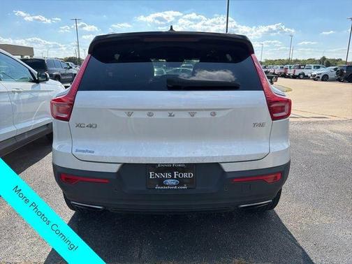 2020 Volvo XC40 T4 R-Design
