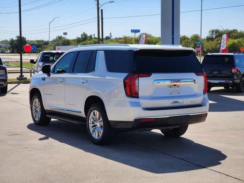 2023 GMC Yukon SLT