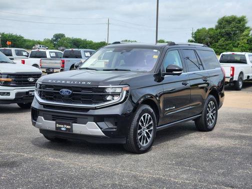 Agate Black Metallic 2025 Ford Expedition Platinum