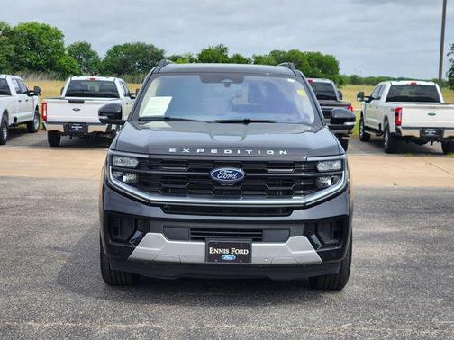 Agate Black Metallic 2025 Ford Expedition Platinum
