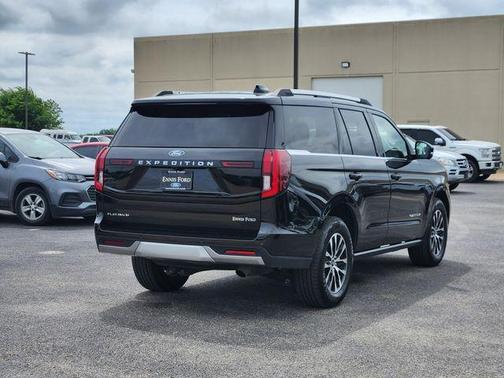 Agate Black Metallic 2025 Ford Expedition Platinum